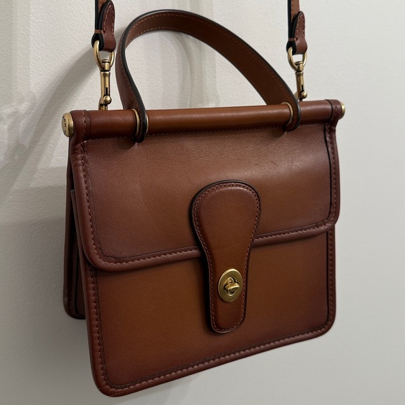 GUC Coach crossbody purse - Picture 2 of 6